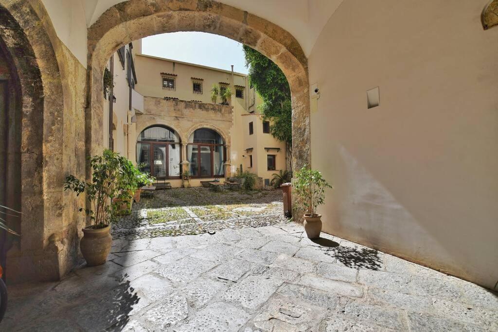 Iflat Agli Archetti Del Centro Apartment Palermo Luaran gambar